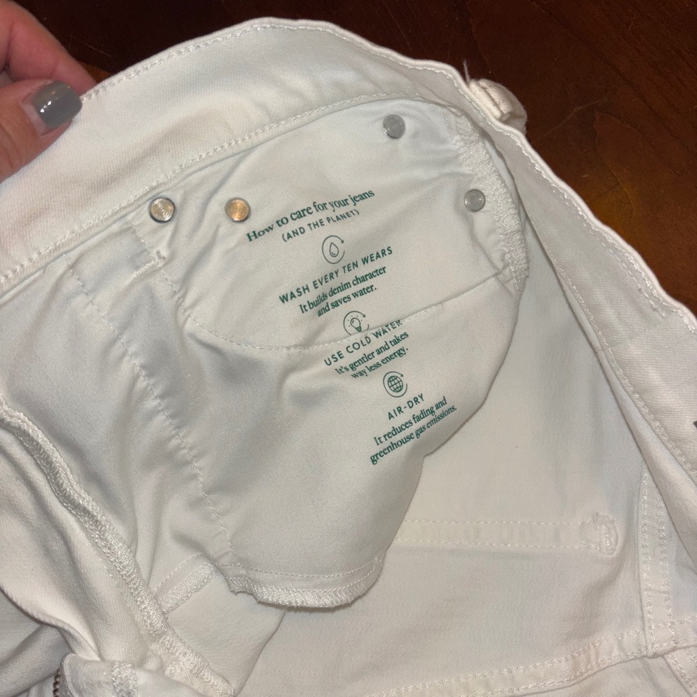 J Crew | Women's‎ Size 29 | White Kick Out Jeans | Gold Rivets and Buttons - Picture 4 of 10
